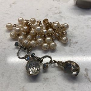 Lot of 2 pair of vintage earrings